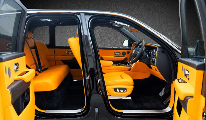 
								Rolls Royce Cullinan full									