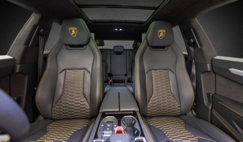 
								Lamborghini URUS full									